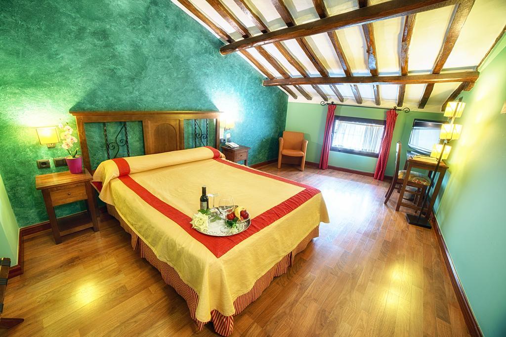Hotel Duques De Nájera Kültér fotó